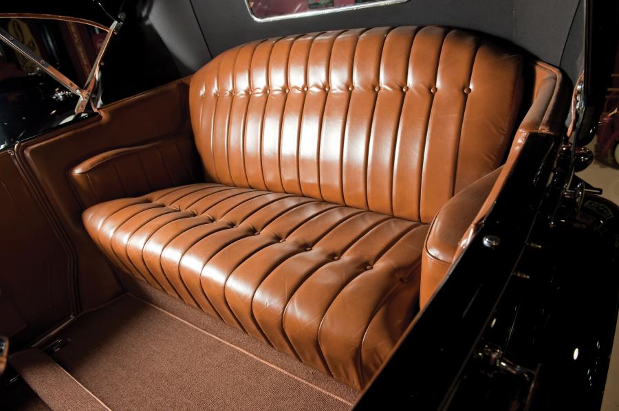  Packard Custom Eight Phaeton 1930 года  (фото 13 из 23)